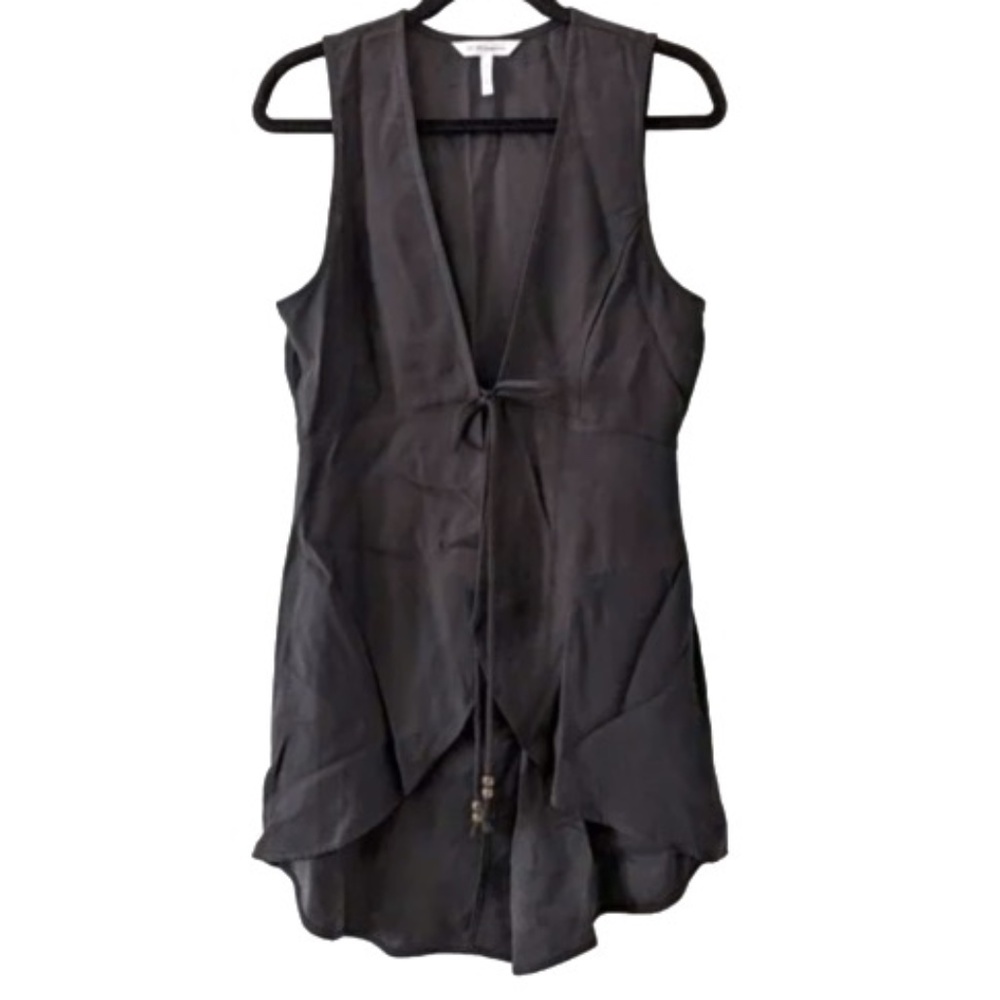 BCBGeneration Flowy Black Vest, Front Tie Split & Drop Tail in Back Size Medium